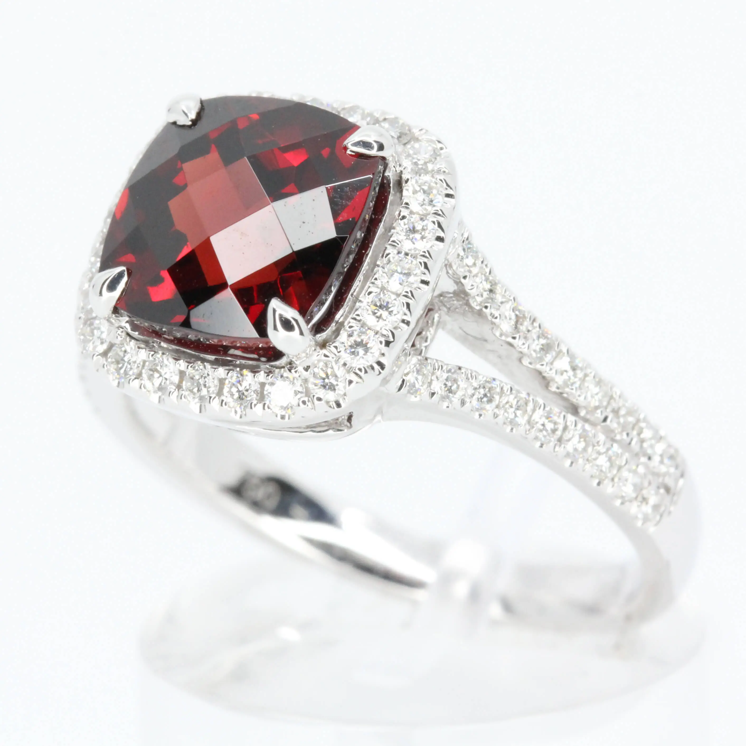 Cushion Shape Garnet Ring with Accents of Diamonds Set in 18ct White Gold