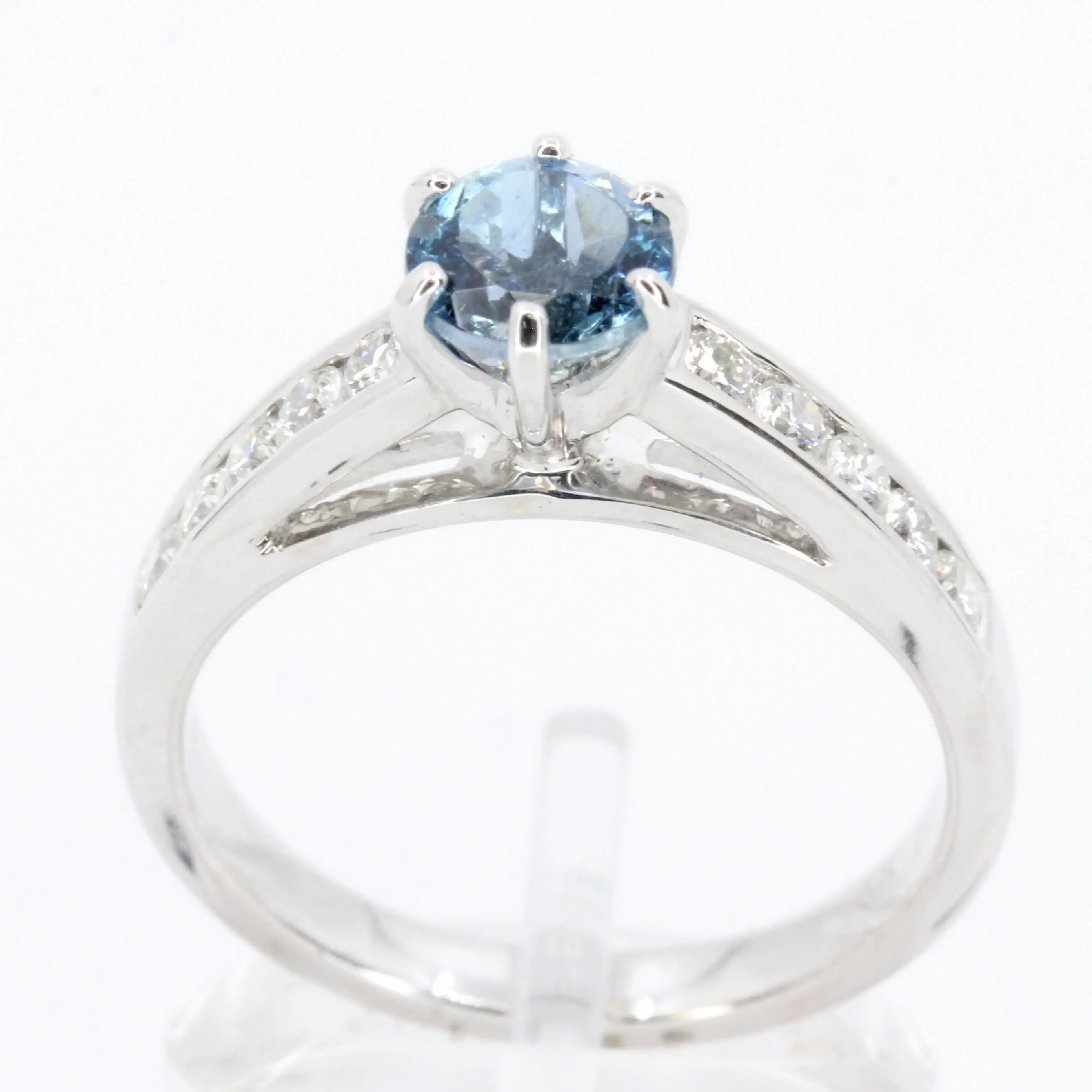 Round Cut Aquamarine Ring with Accents of Diamonds Set in 18ct White Gold
