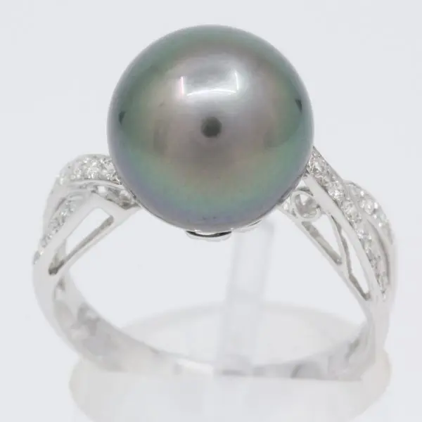 tahitian black pearl with diamond should accent