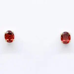 18ct Yellow Gold Garnet Earrings