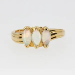 14ct Yellow Gold Solid Crystal Opal Ring
