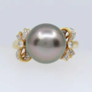 18ct Yellow Gold Tahitian and Diamond Pearl Ring