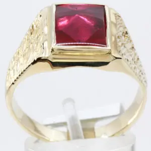 9ct Yellow Gold Gents Synthetic Red Stone Ring