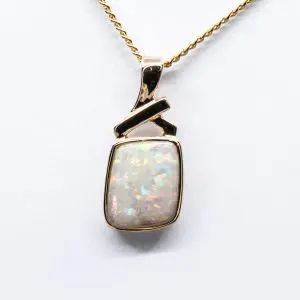 14ct Yellow Gold Solid Crystal Opal Pendant