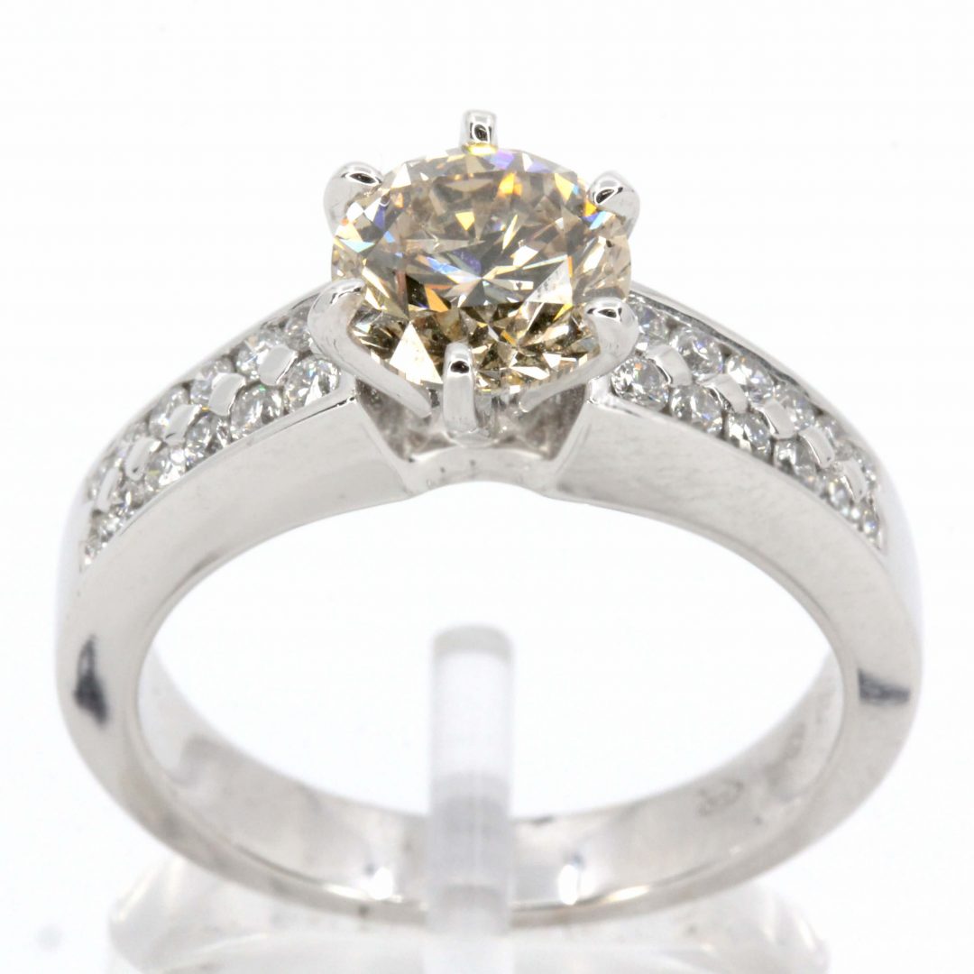 18ct White Gold Round Brilliant Cut Chocolate Diamond Ring Allgem