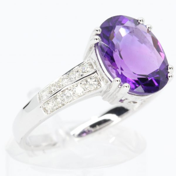 Oval Shape Amethyst Ring with Accents of Diamonds Set in 18ct White Gold
