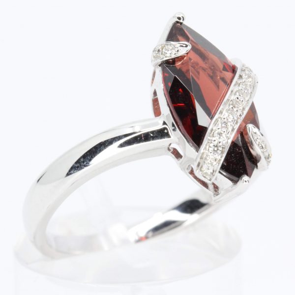 Marquise Garnet Ring with Accents of Diamonds Set in 18ct White Gold