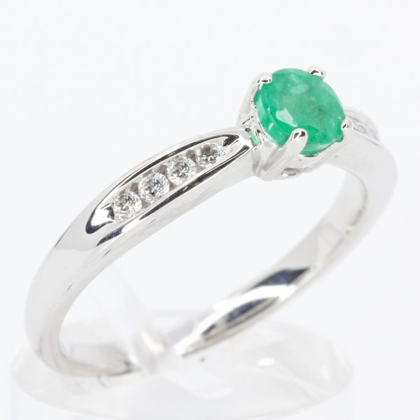 Round Emerald Diamond Ring