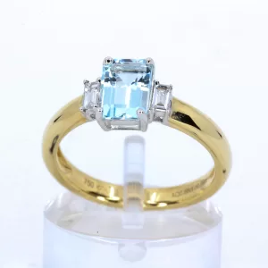 18ct Gold Aquamarine and Diamond Ring