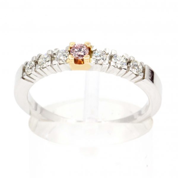 Round Brilliant Cut Diamond Ring with Pink Diamond set in 18ct White Gold