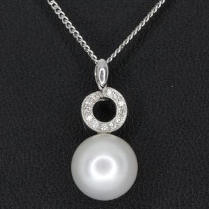 White South Sea Pearl Pendant with Diamonds set in 18ct White Gold