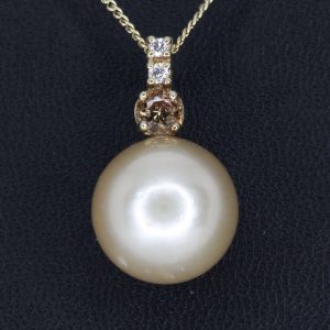 Golden South Sea Pearl Pendant Yellow Gold Necklace