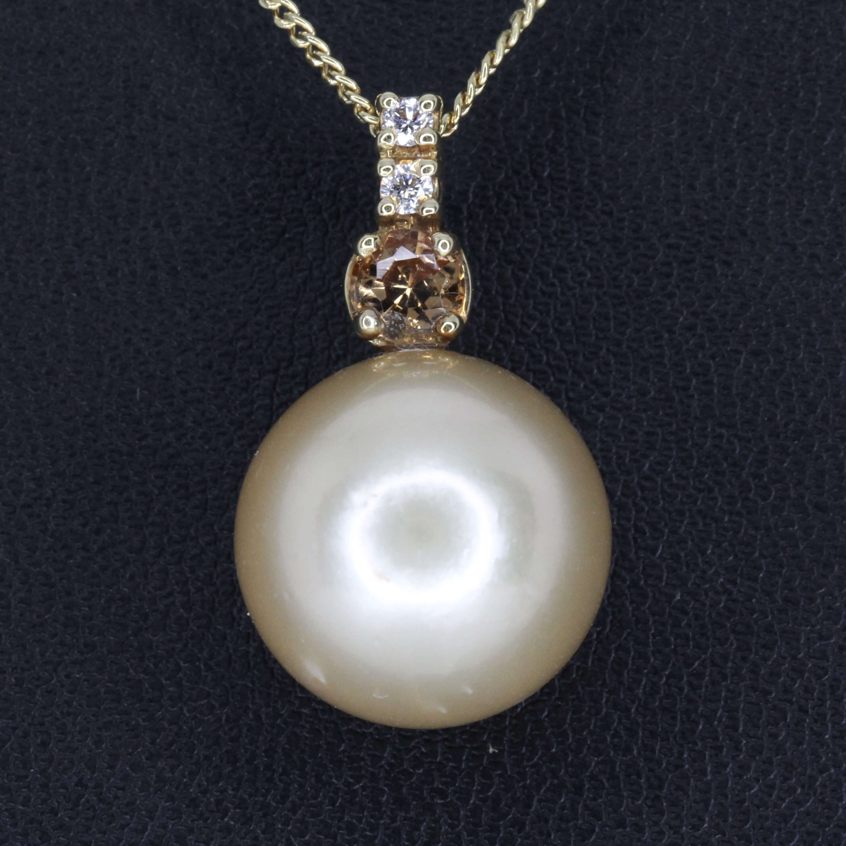 Golden South Sea Pearl Pendant set in 18ct Yellow Gold | Allgem Jewellers