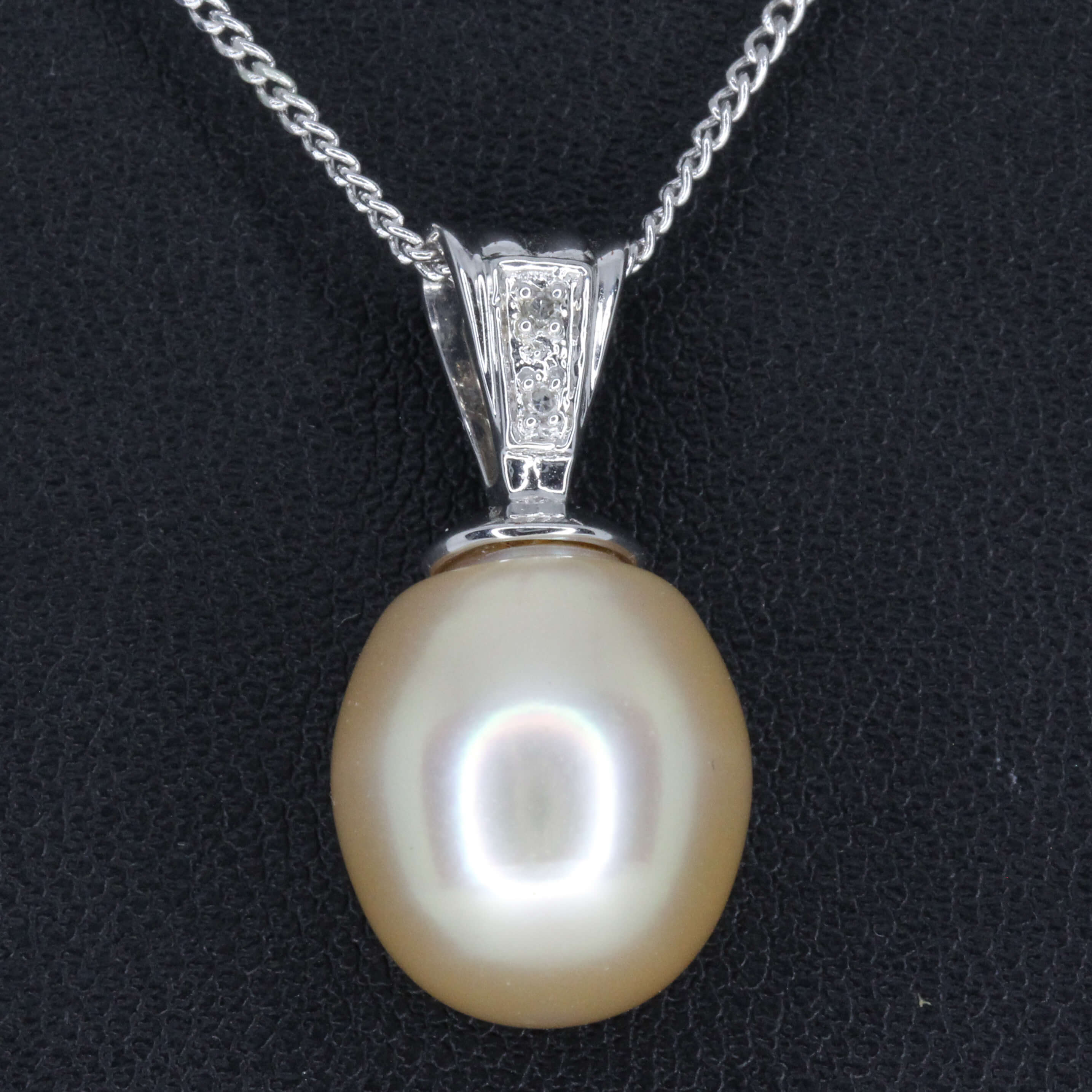 18ct White Gold Golden South Sea Pearl & Diamonds Pendant | Allgem ...