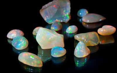 How to Buy Loose Opals Without Looking Clueless