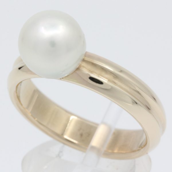 white south sea pearl yellow gold ring