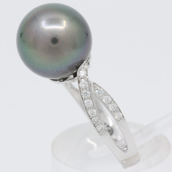 tahitian black pearl with diamond should accent