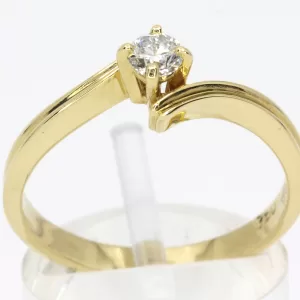 18ct Yellow Gold Diamond Solitaire Ring