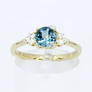 18ct Yellow Gold Aquamarine and Diamond Ring