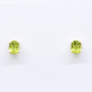 18ct Yellow Gold Peridot Earrings