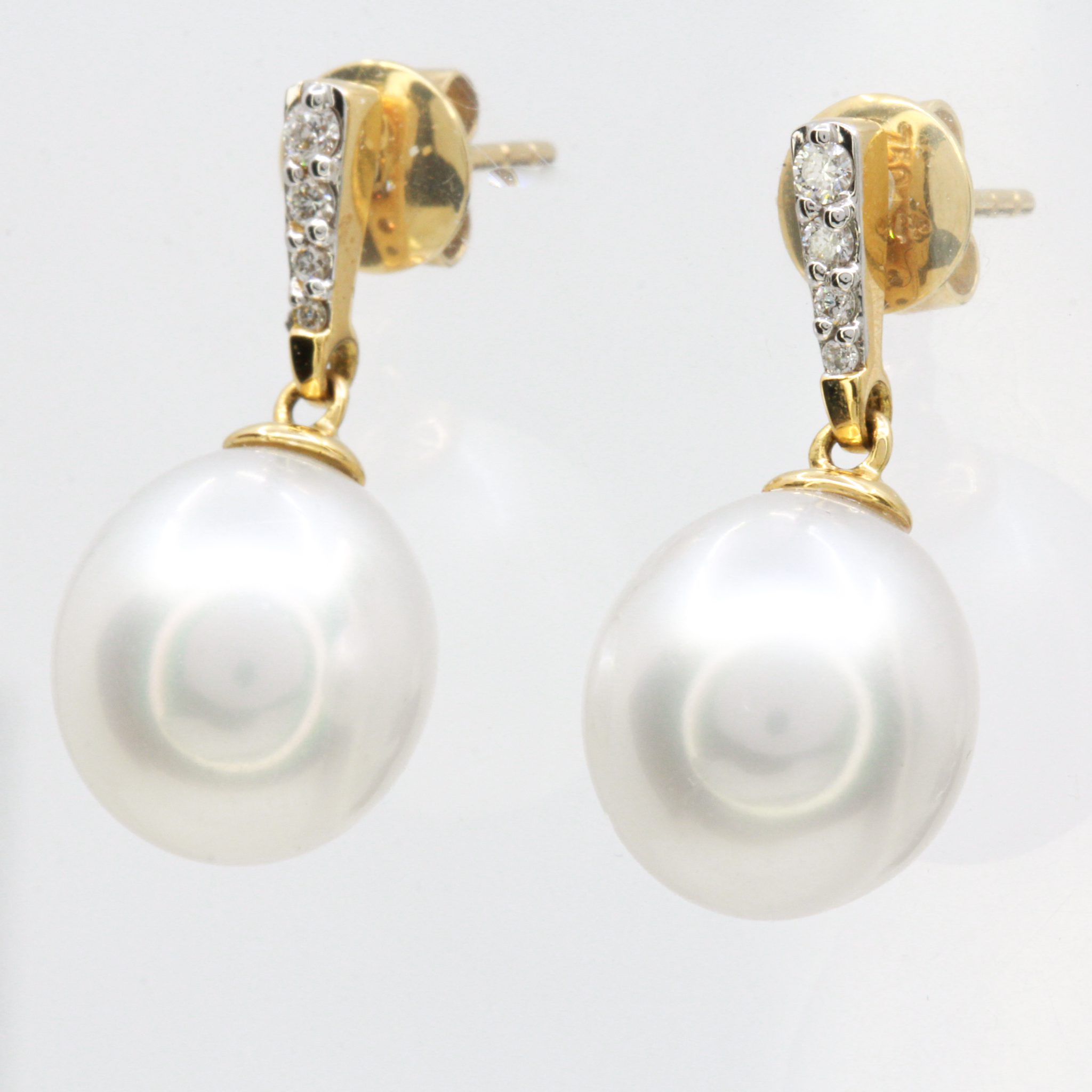18ct Yellow Gold White South Sea Pearl and Diamond Earrings | Allgem ...