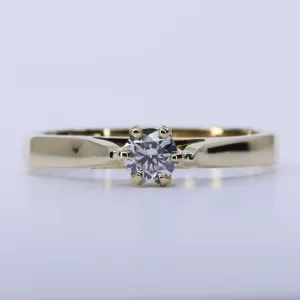 18ct Yellow Gold Diamond Ring