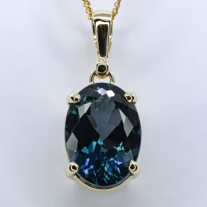 9ct Yellow Gold London Blue Topaz Pendant