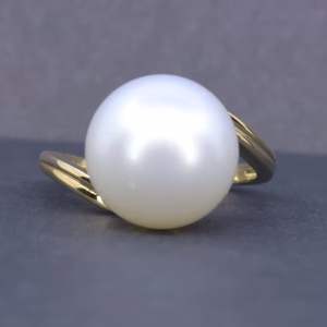 18ct Yellow Gold White South Sea Pearl Ring