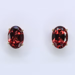 18ct Yellow Gold Garnet Earrings