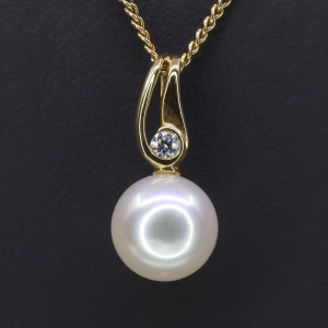 18ct White Gold White South Sea Pearl and Diamond Pendant