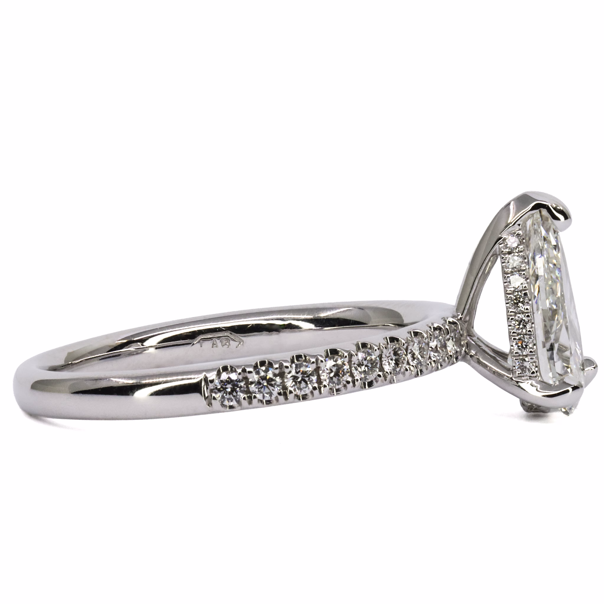 18ct White Gold Certified Lab Grown Diamond Ring - Image 2